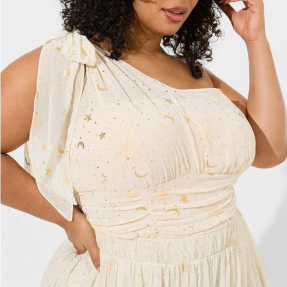 New torrid Chiffon Foil One Shoulder Crop Top star clusters size 2x - Picture 1 of 9